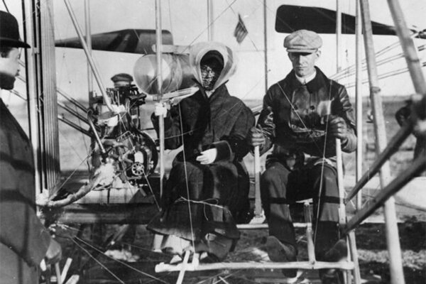 Thông tin về máy bay đầu tiên trên thế giới